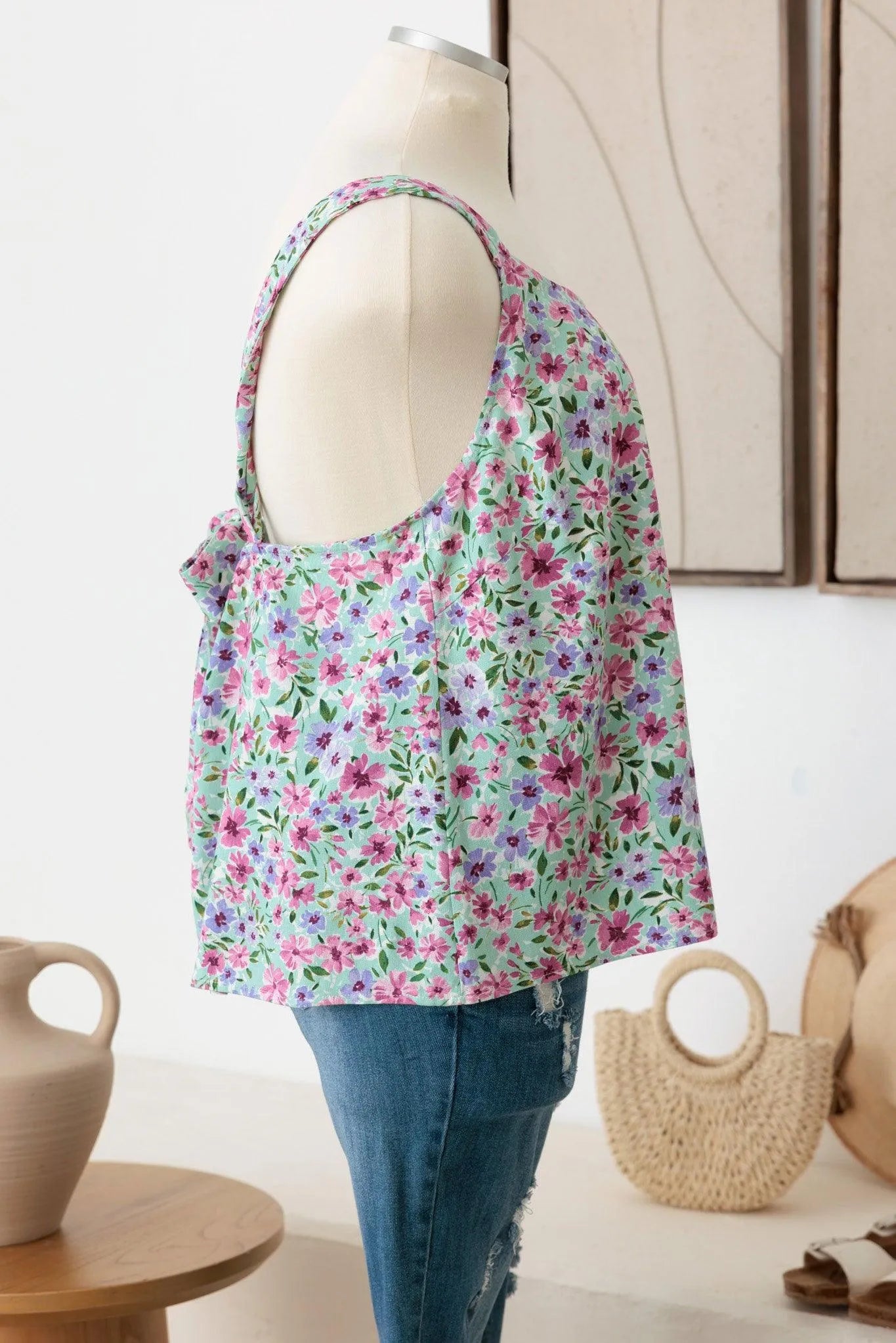 Plus Size Criss Cross Back Tie Sleeveless Floral Top